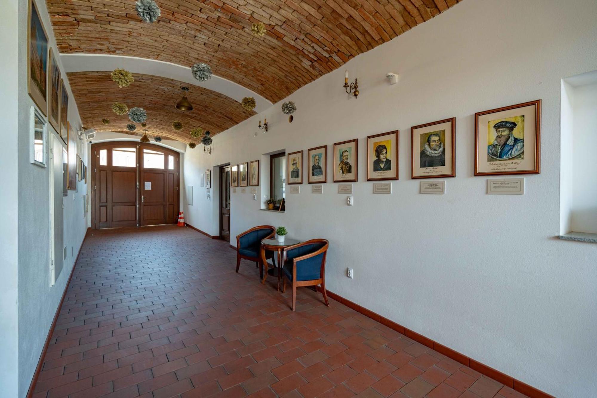 Hotel Volf Prestice Exterior foto